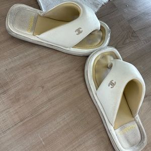 Chanel flip flops white - please take to cobbler to revive the shoe!